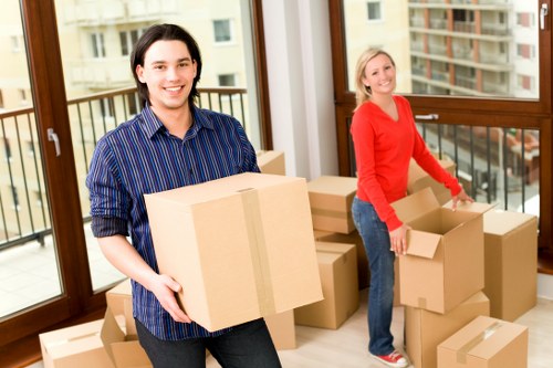 Packing and unpacking support for homes and businesses in Colliers Wood